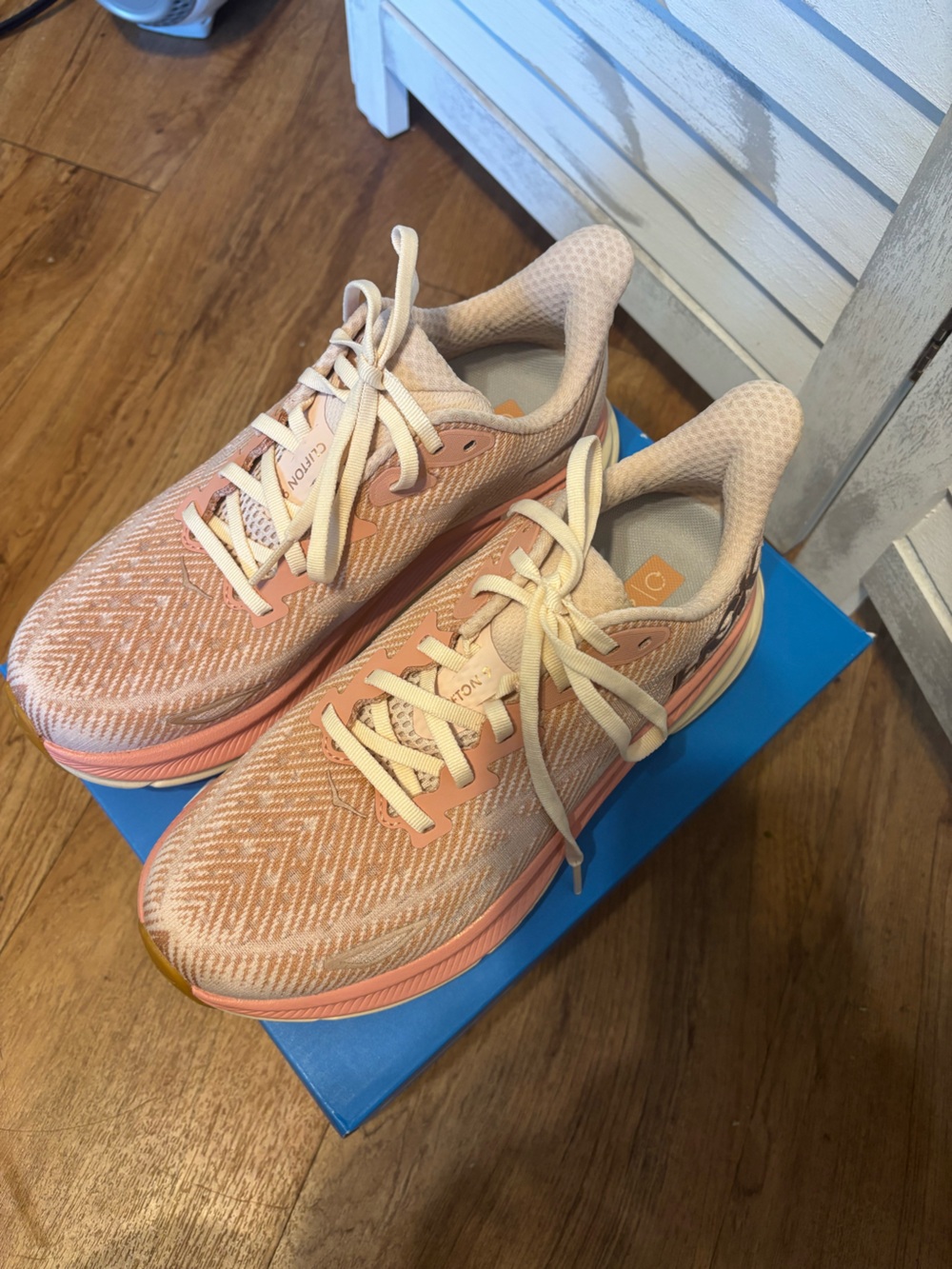 HOKA CLIFTON 9 WOMENS